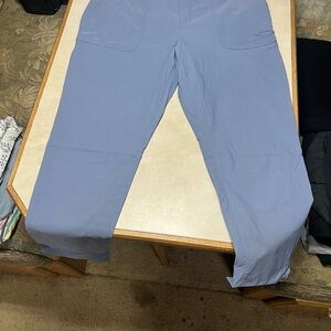 Eddie Bauer Women's Blue Cropped Pants